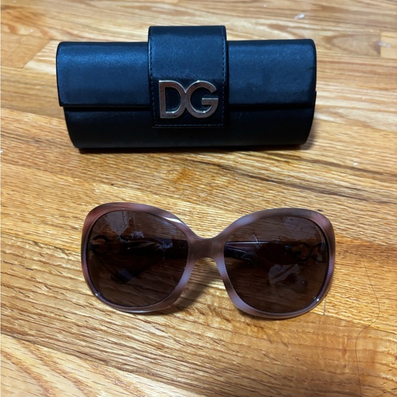 Dolce & Gabbana round sunglasses Maroon / purple color